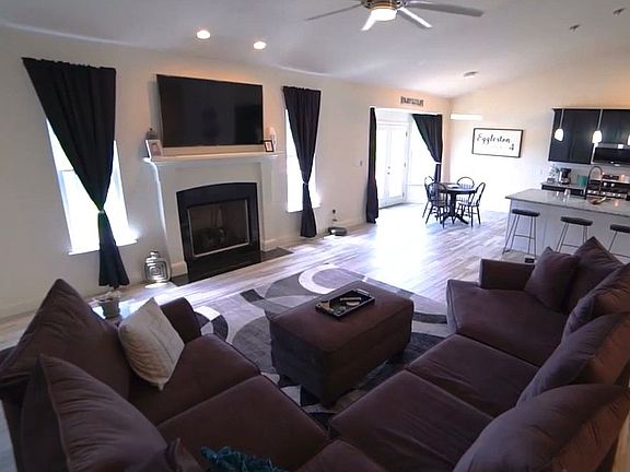 4th image of 216 Pheasant Ct