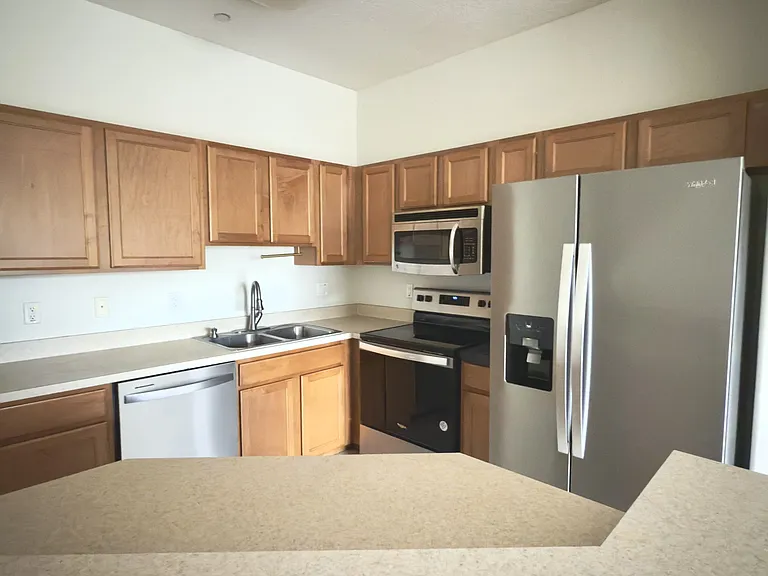 2526 Lexington Oak Dr — Photo 2