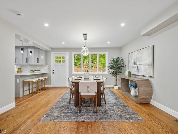 4th image of 145 Glen Ave