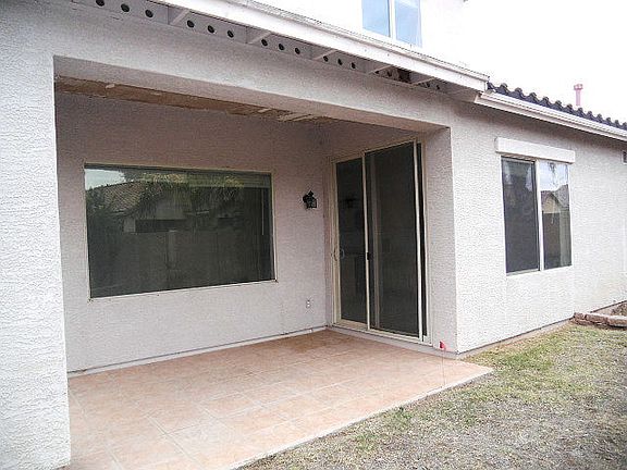 2nd image of 861 E Bellerive Pl
