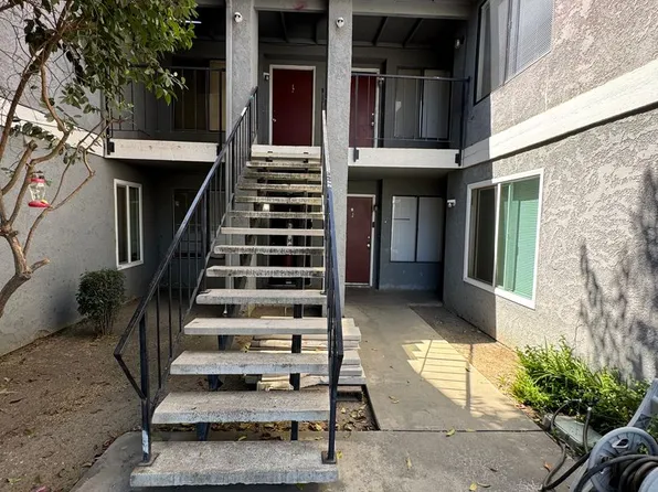 2861, 1707 E Douglas Ave APT N, Visalia, CA 93292