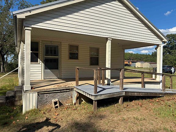 3rd image of 1638 Scott Rd
