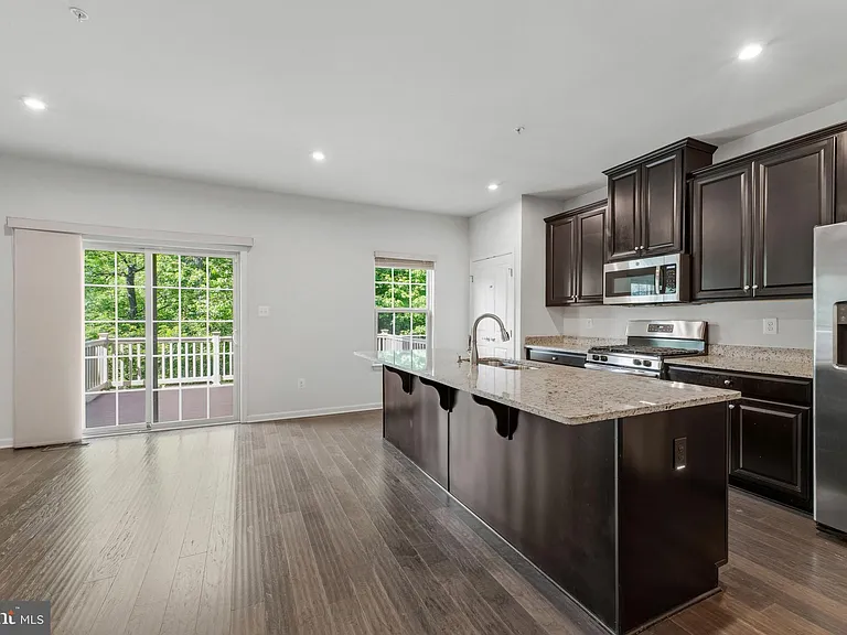 2720 Fredericksburg Rd — Photo 16