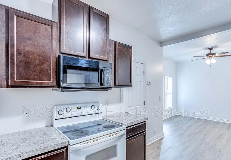 1537 S Water St #4 — Photo 9
