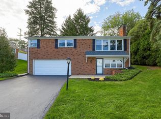 2500 Eastwood Dr, York, PA 17402
