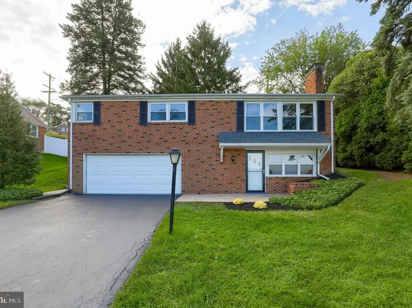 2500 Eastwood Dr, York, PA 17402