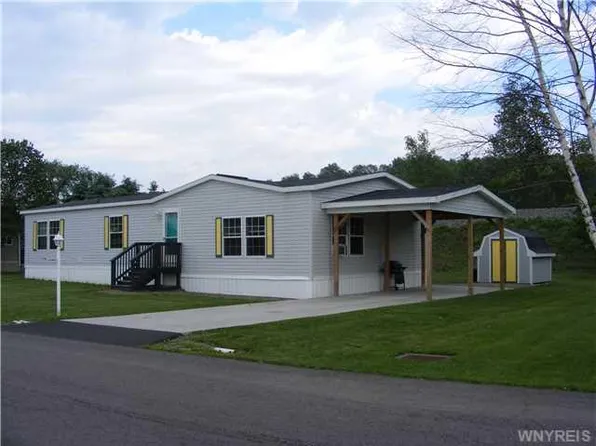 140 Skyview Dr, Arcade, NY 14009
