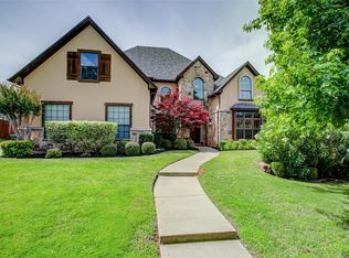 621 Highview Ln, Hurst, TX 76054