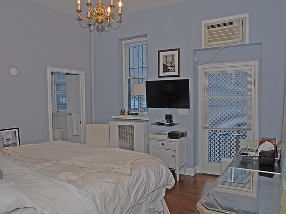 4th image of 2 E 75th St APT 1A