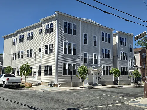 36 Shaw Ave Photo 1