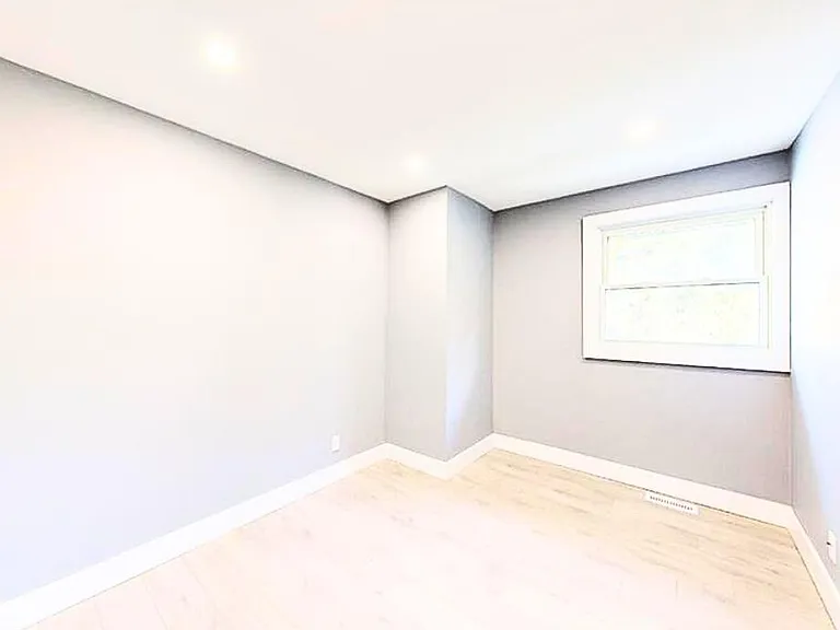 77 Godfrey Dr — Photo 13