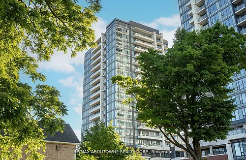5 Wellington St S Photo 1