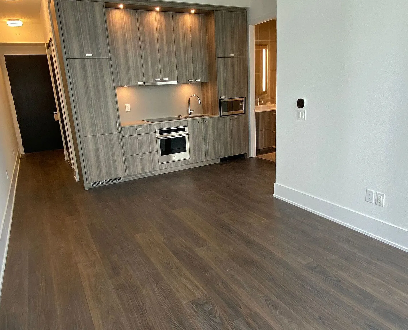 1 bed, $2,500 — Photo 3
