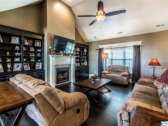 5th image of 14796 Imperial Dr
