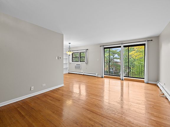 4th image of 7255 N Ridge Blvd APT 303