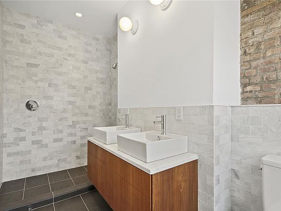 5th image of 546 Court St