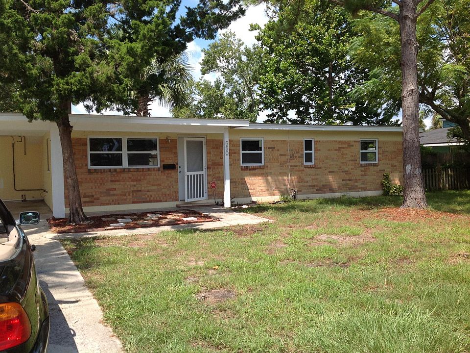 1st image of 550 Royal Palms Dr