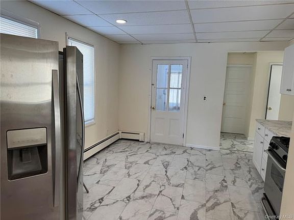 4th image of 61 Nassau Ave APT 1
