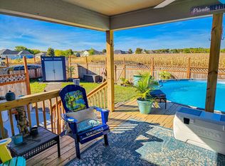 3334 SW 43rd St, Topeka, KS 66610