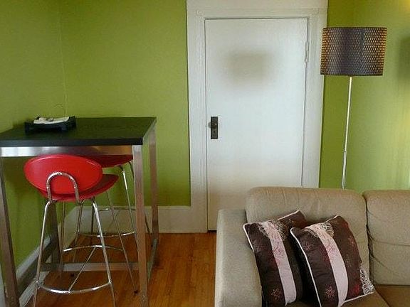3rd image of 424 Fulton St E APT 7