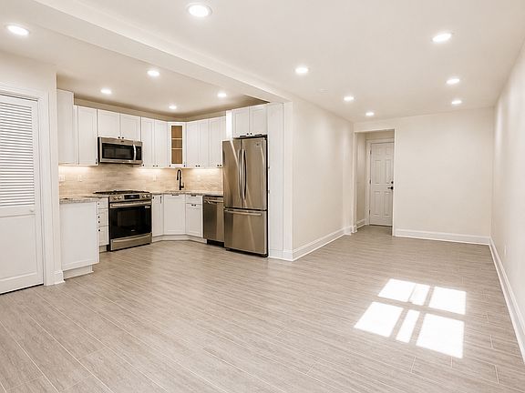 5th image of 422 Fountain St #1