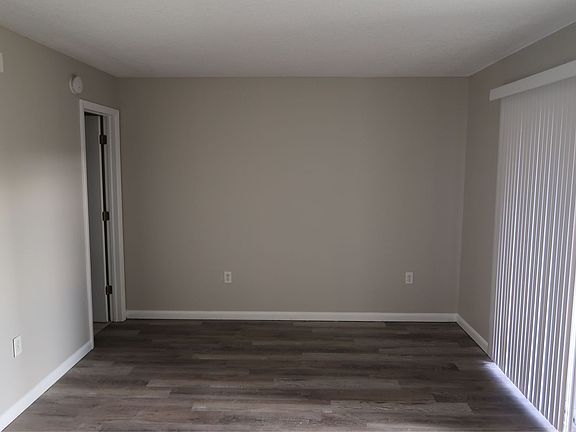 4th image of 5305 N Boulevard St #305