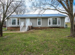 104 N College St, Mt Pleasant, TN 38474