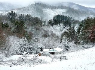 6684 White Oak Rd, Waynesville, NC 28785