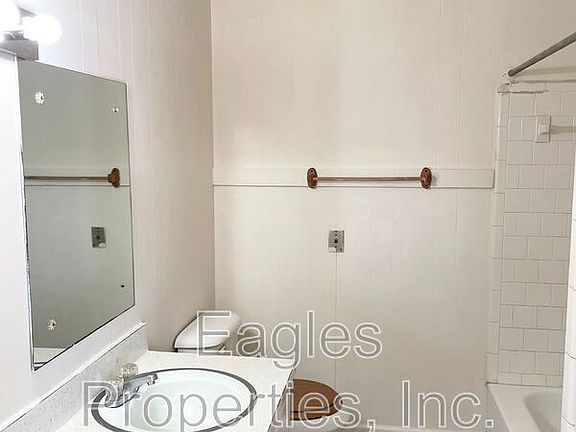5th image of 400 Taylor Pl #C
