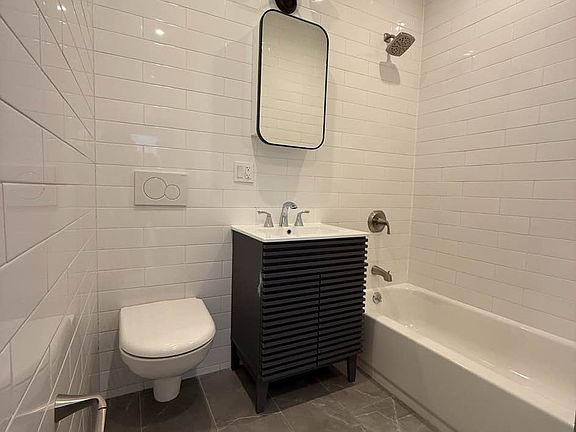 4th image of 1140 President St #4R