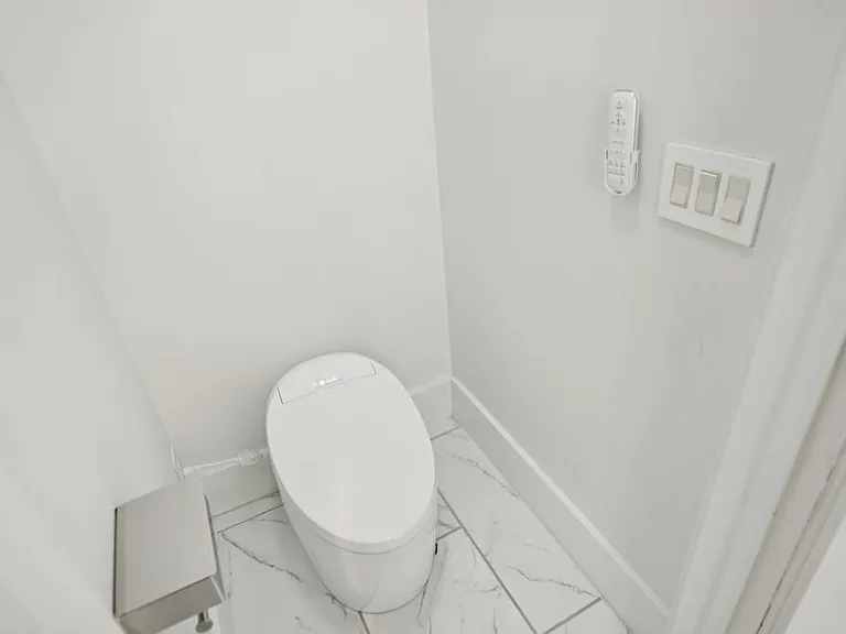 1905 Gainsborough Dr — Photo 33