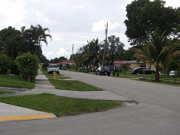 4th image of 4190 NW 43rd Ct