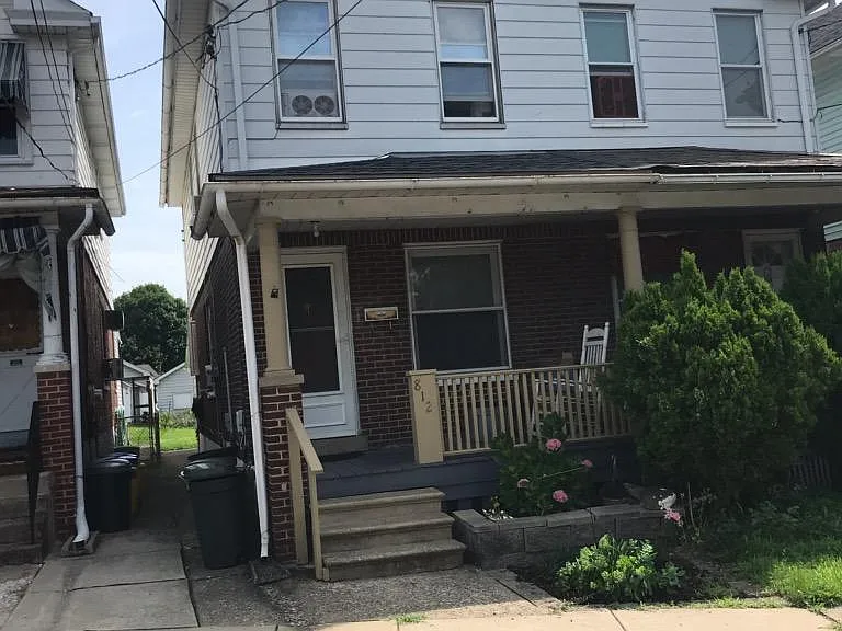 812 S 23rd St — Photo 2