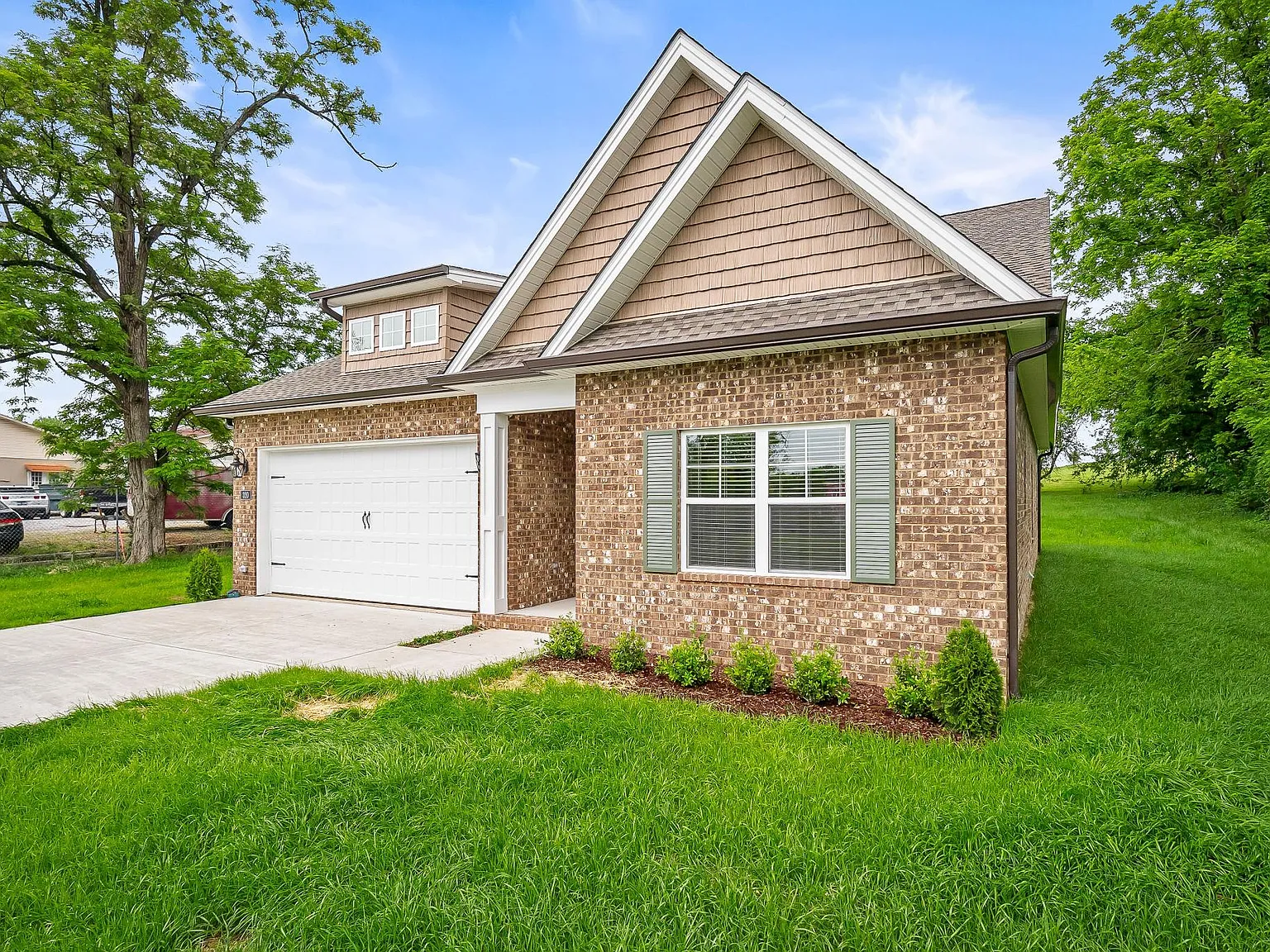3 bed, 1400 sqft, $2,000 — Photo 3