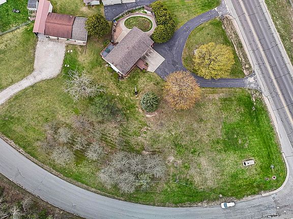 4th image of 3032 Silver Lake Rd