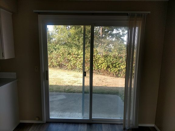 5th image of 219 NE Kettle St #C2