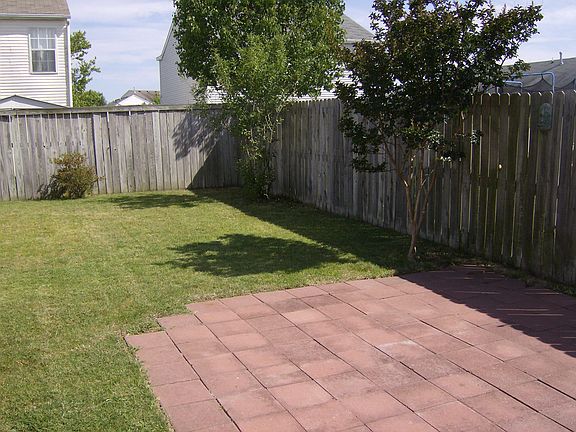 5th image of 509 Hillshire Way