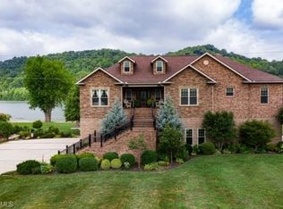 390 Powell Riverfront Rd, Saint marys, WV 26170