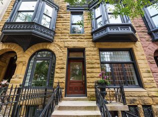 49 E Division St, Chicago, IL 60610