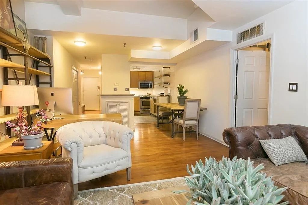 Building Photo - 227 Christopher Columbus Dr #131B