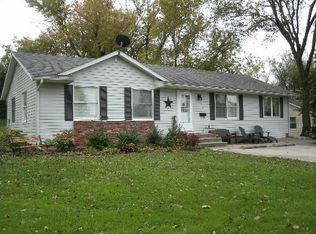 905 Hazelwood St, Princeton, MO 64673
