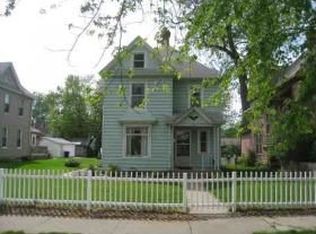 908 22nd St, Rock Island, IL