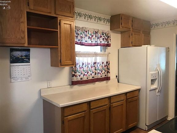 5th image of 547 Glenwood Dr