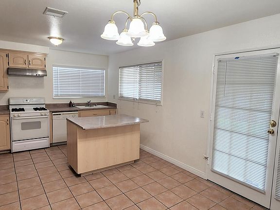 5th image of 3888 Valle Vista Dr