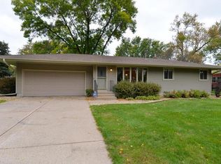 3485 Chatsworth St N, Shoreview, MN 55126