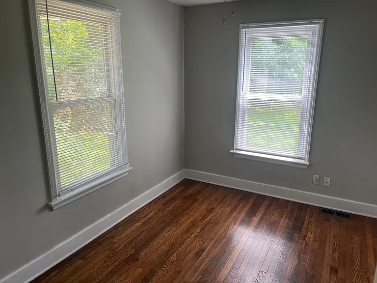 626 N Moore Rd — Photo 6