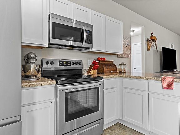 5th image of 291 Evans St