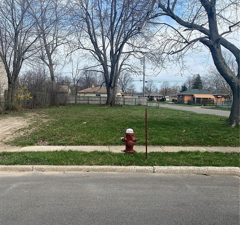 1st image of 130 Moulton Ave #27
