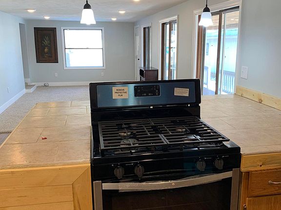 3rd image of 3365 Owen Ave