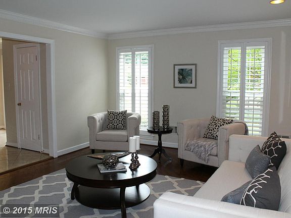 4th image of 10904 Earlsgate Ln